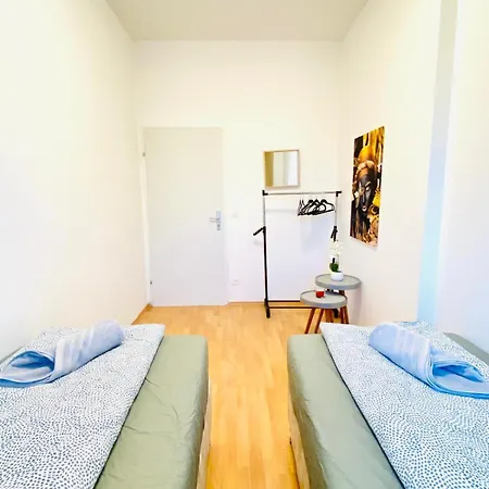 Apartment Bright 5br W Great Transport Link Vienna