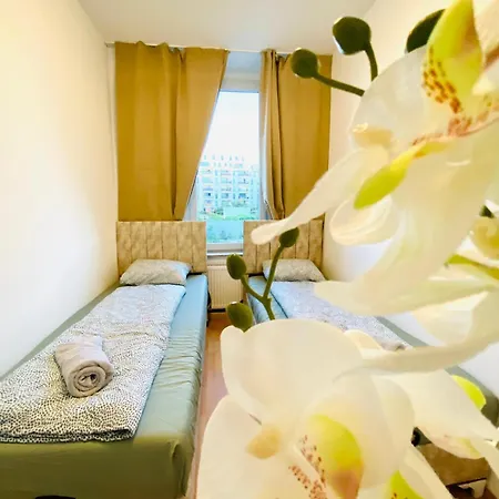 Bright 5br W Great Transport Link
