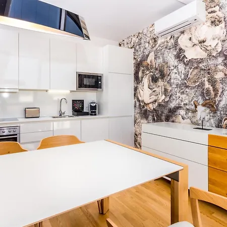 Abieshomes Serviced - Votivpark Apartment Vienna