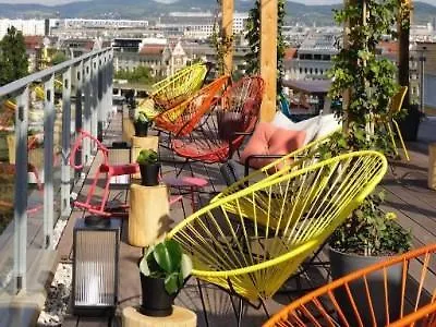 Zoku Aparthotel 4*