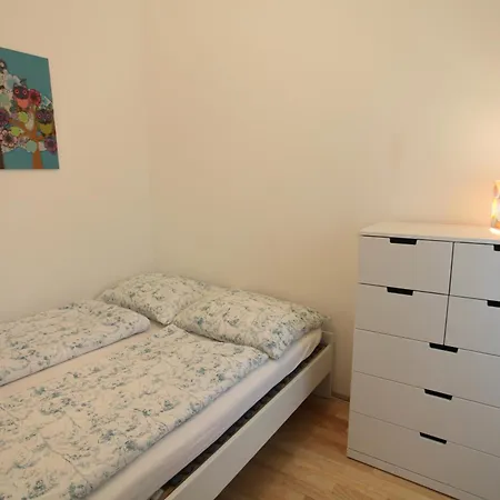 Apartment Moderne Altbauwohnung In Vienna