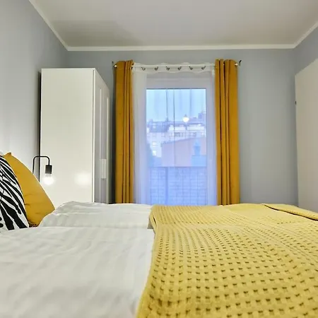Apartment Free Parking I Balcony I 5 Min To Train Station *