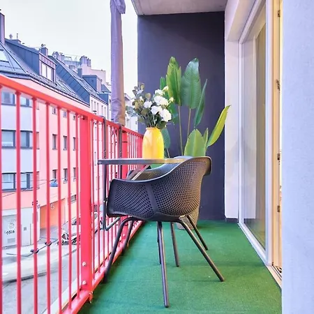 Free Parking I Balcony I 5 Min To Train Station Vienna
