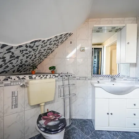 Spacious House With 5 Holiday home Vienna