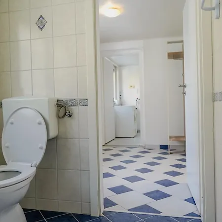 Spacious House With 5