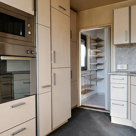 Spacious House With 5 Holiday home *