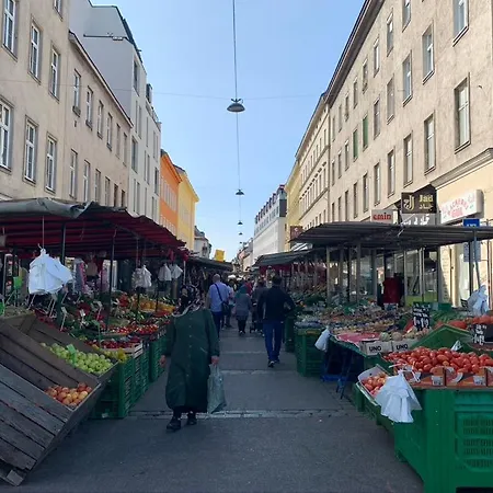 Market Retreat Near Hbh Vienna