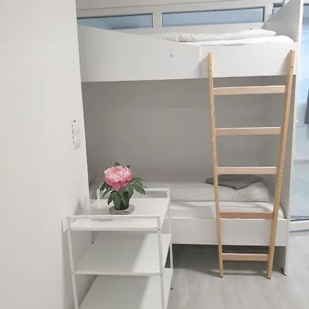 Betariel'com Westbahnhof M Apartment