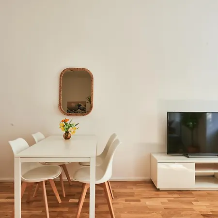 Apartment Perfecto With Designers Touch 24h Check-in