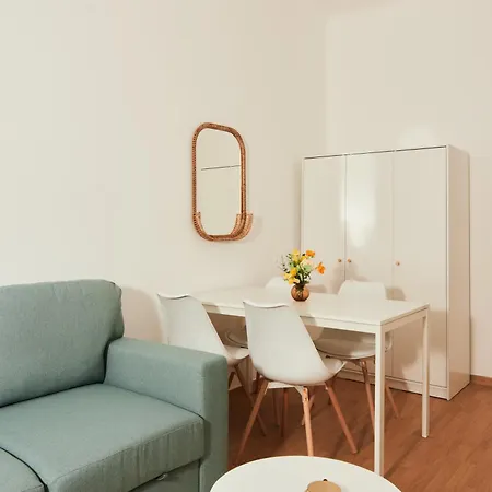 Apartment Perfecto With Designers Touch 24h Check-in