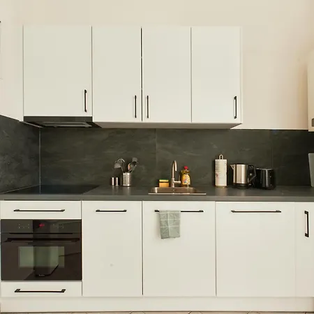 Perfecto With Designers Touch 24h Check-in Apartment *