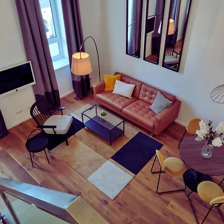 West Center Апартаменты *