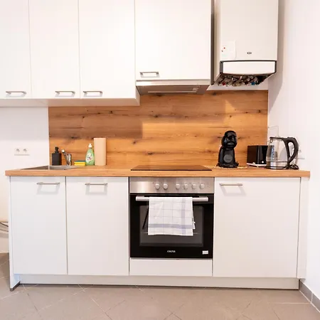 Apartment 4ty3 - Franz Josef Is Calling *