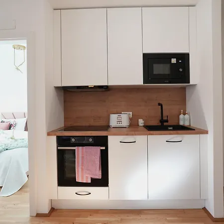 Carl's Design Residences By Domicilia *