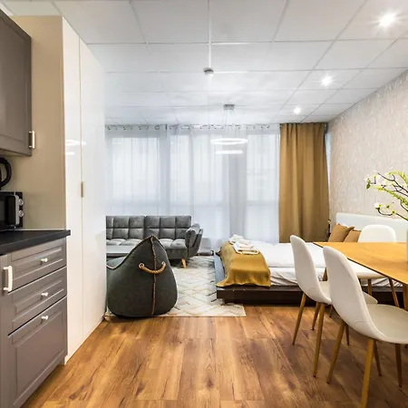 Apartment 4 You- Familyroom *