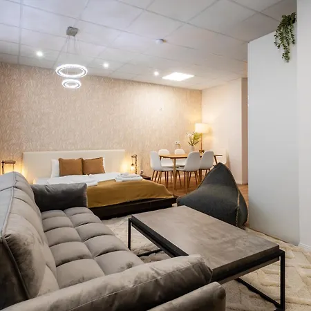4 You- Familyroom * Vienna