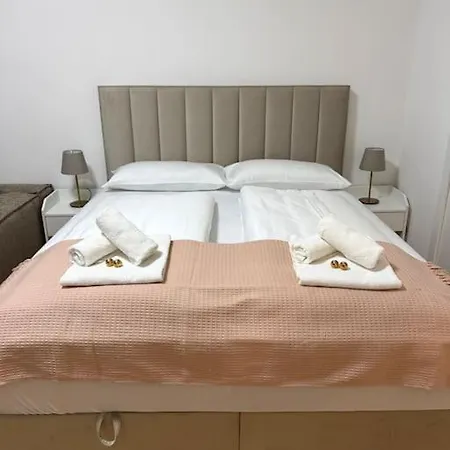 Apartment Neu! Im Stadtzentrum 4 *
