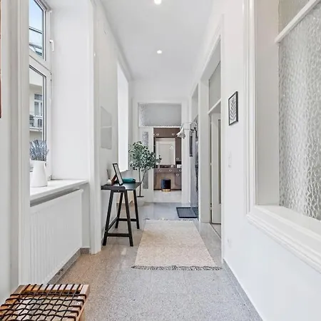 Apartment Stylish & Modern Viennese