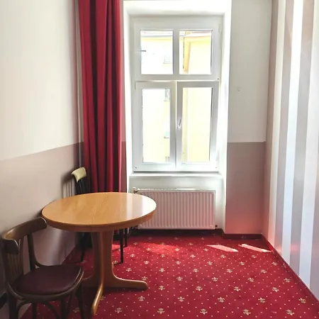 Hotel Viktoria 3*