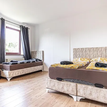 Hostel Comfy In Shared With Terrace And Garden