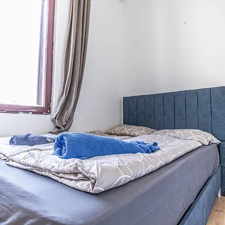 Comfy In Shared With Terrace And Garden Hostel *