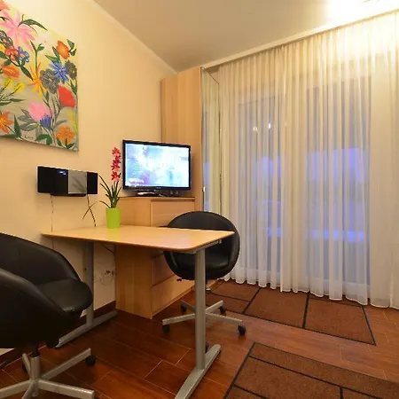 Ajo Garden - Contactless Check-in Apartment