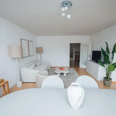 Apartment Designer-apartment Zum Wohlfuehlen