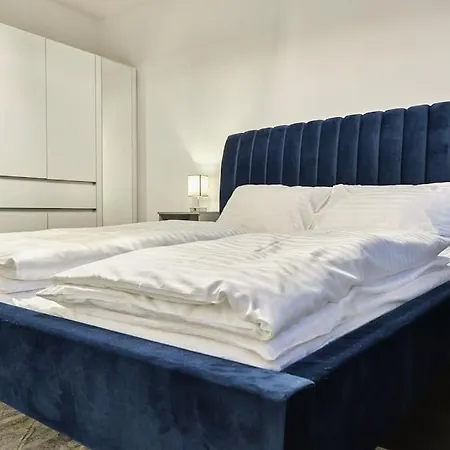 High End Long * Vienna