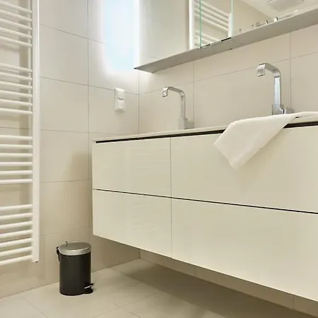 Apartment High End Long *