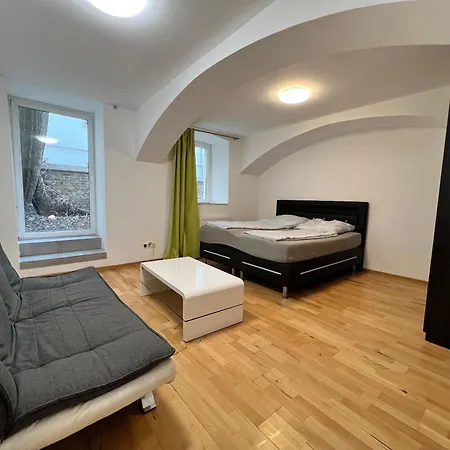 Stylish 1br In A Location * Viena