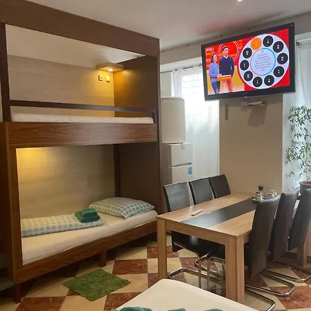 Viktoria Hostel