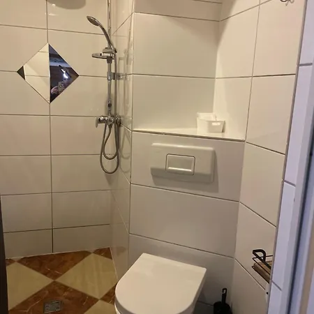 Viktoria Hostel *