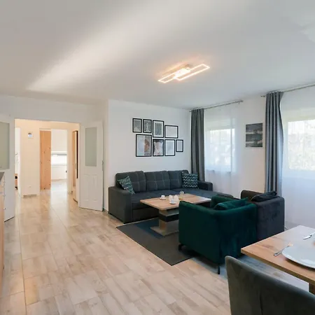 Domus Optima - Cozy Retreat In דירה *