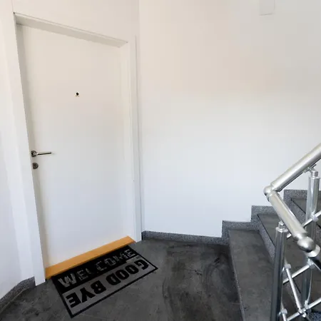 Domus Optima - Cozy Retreat In וינה