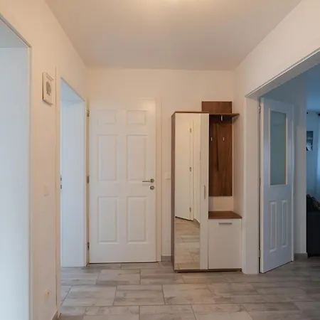 Domus Optima - Cozy Retreat In דירה *