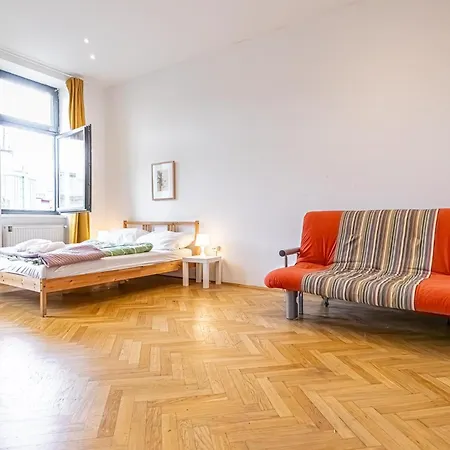 Near Danube & Millenium Tower - Massive Shared 4br *