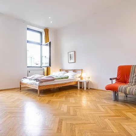 Apartment Near Danube & Millenium Tower - Massive Shared 4br Vienna