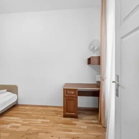 Apartament Two-bedroom Balcony Retreat For 4 Near Millennium Tower