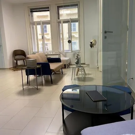 Apartment Luxury Serviced 3-bedroom Flat In Vienna's 1st District Vienna