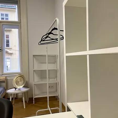 Luxury Serviced 3-bedroom Flat In Vienna's 1st District *
