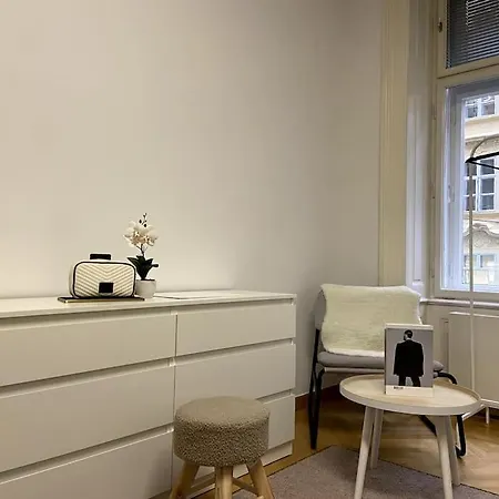 Luxury Serviced 3-bedroom Flat In Vienna's 1st District *