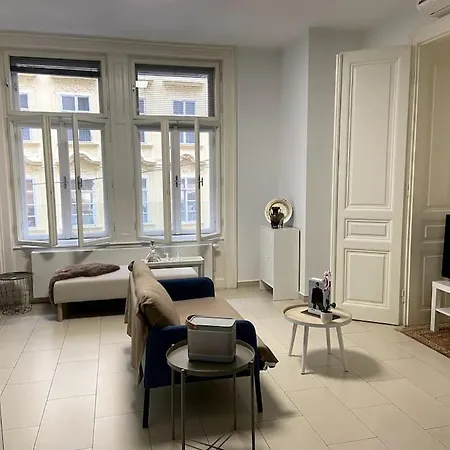 Luxury Serviced 3-bedroom Flat In Vienna's 1st District *
