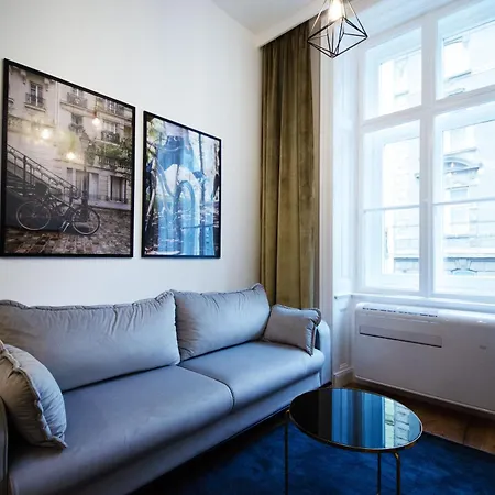 Apartment Charming Historical Near Centre *