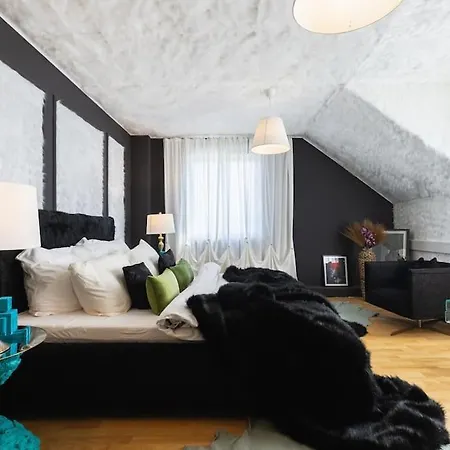 Free Parking-3br-200m2 House-ac-1000m2 Garden *