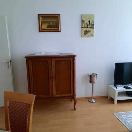 Apartment Romantic-1 Bedroom *