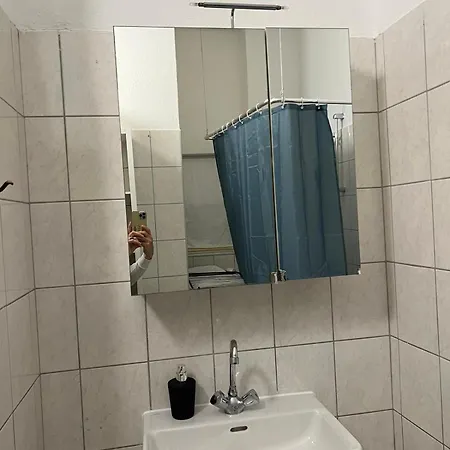 Apartmán Lovely 3br Aptbshared Next To Meidling Station *