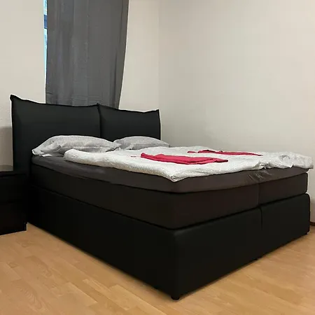 Lovely 3br Aptbshared Next To Meidling Station *