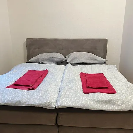 Lovely 3br Apt Next To Meidling Station *