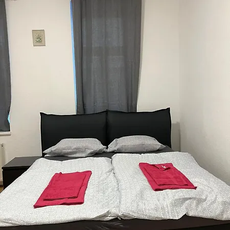 Apartment Lovely 3br Apt Next To Meidling Station