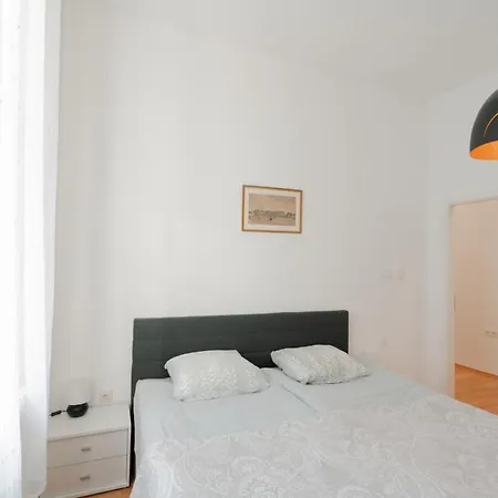 Vakantiehuis Bessemer - Charming With Garden *